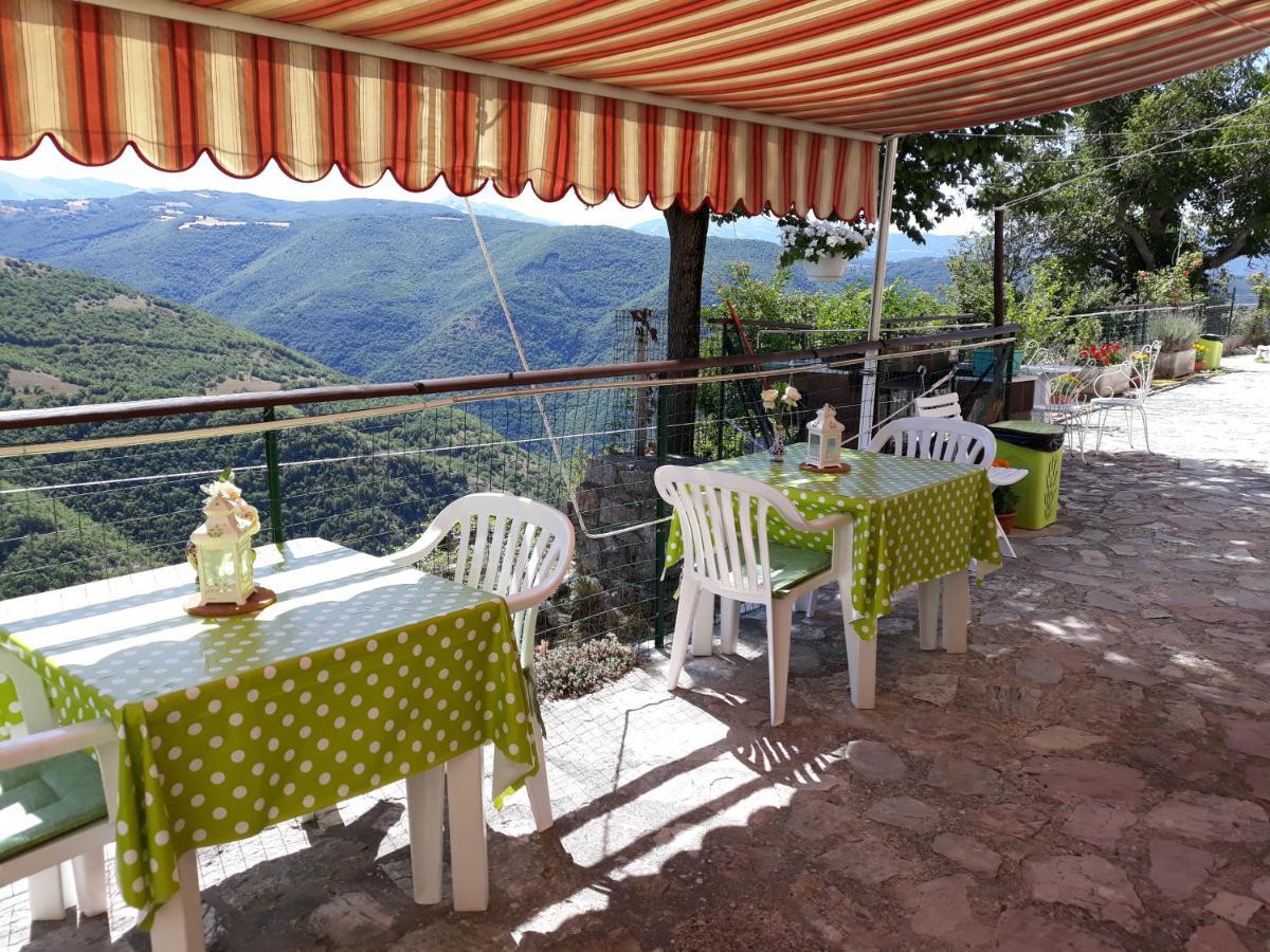 B&B Live Paradise Norcia Bagian luar foto