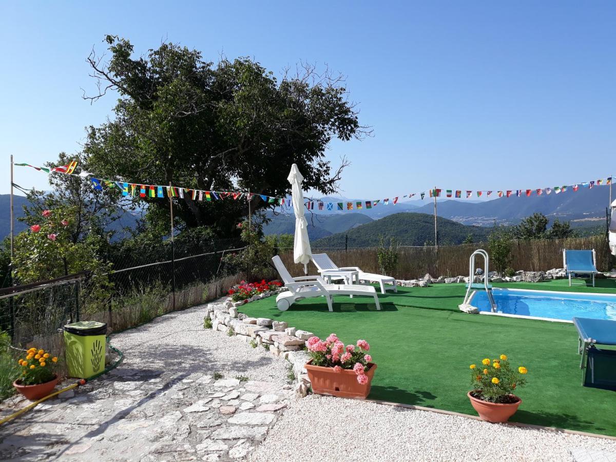 B&B Live Paradise Norcia Bagian luar foto