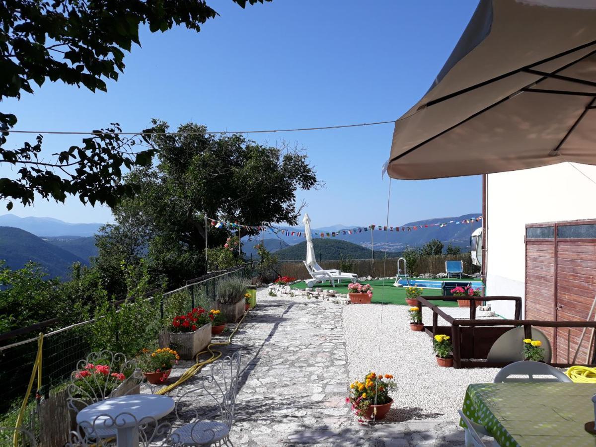 B&B Live Paradise Norcia Bagian luar foto