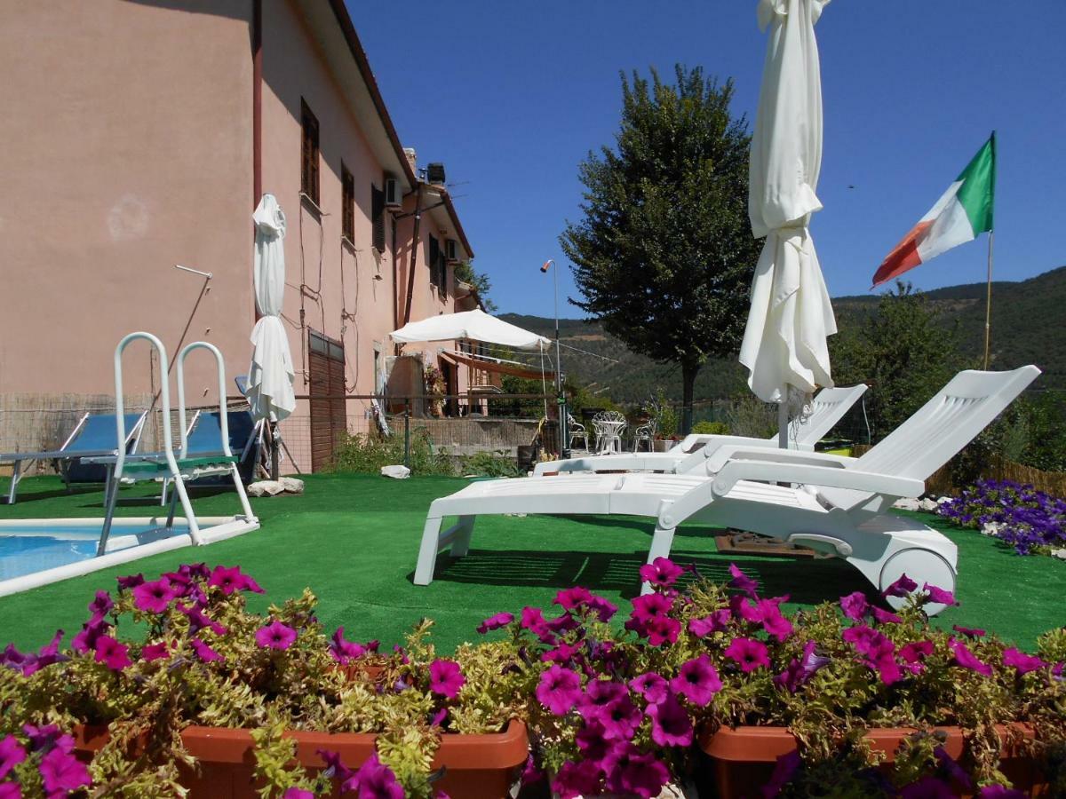 B&B Live Paradise Norcia Bagian luar foto